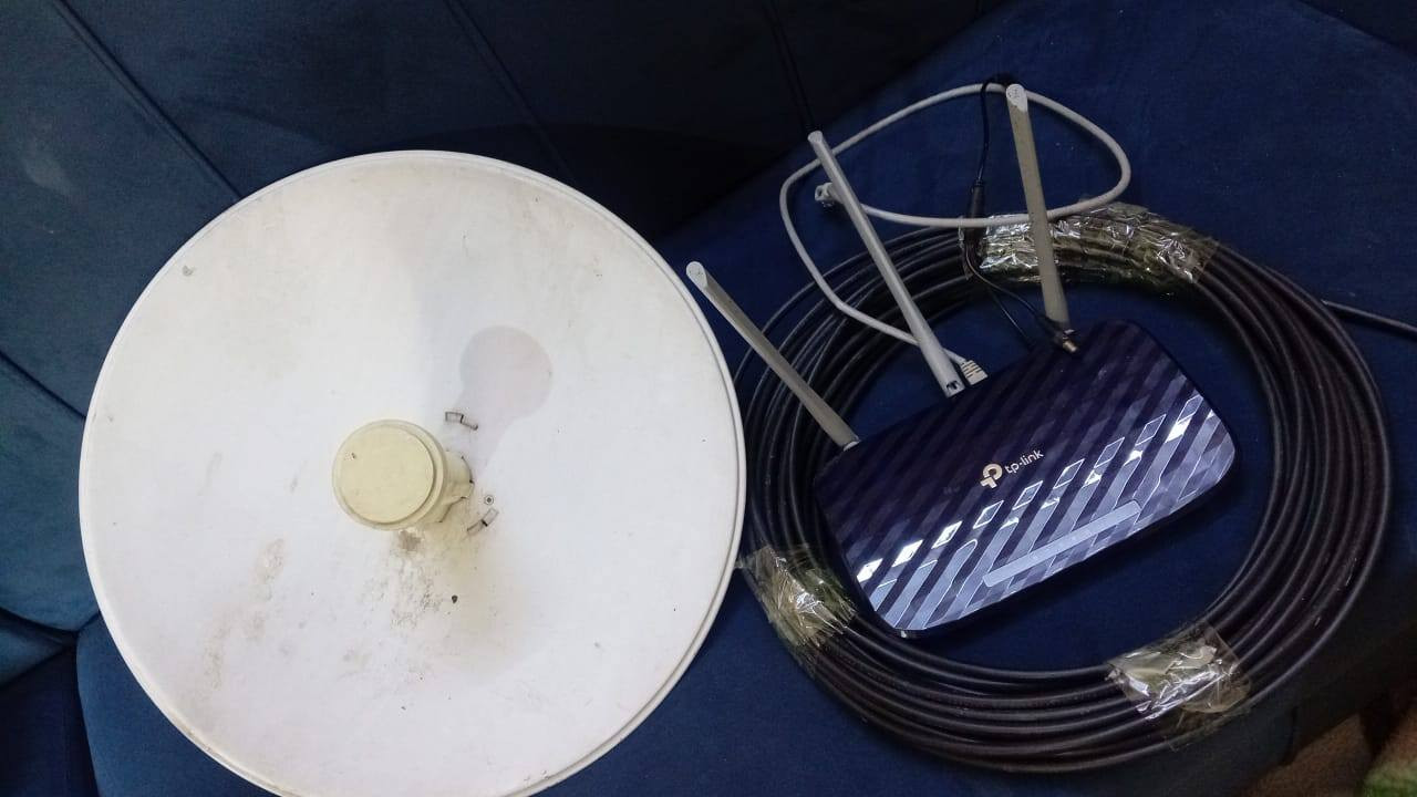 راوتر والصحن وملحقاته للبيع قيم بما يرضي الله العنوان ابي الخصيب طريق سيد حامد اتصال ***********
