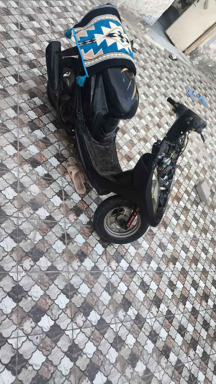 دراجه ماكس عدله متروكه صار فتره دراجه ما مفتوحه شرط جيب مصلحك وفلوسه عليه دراجه نتركت وضاع الكفر الامامي مالتها دراجه شد بس كفرات وتونس بيها جديد محركها لا نضوح ولا تبخير سعرها 500 جماعت جوا 400 لا تدخل مابيع مكاني اسكان قرب مستشفى الحسين


**إذا كنت صاحب هذا الإعلان وتريد حذفه لأي سبب، رجاءا أرسل رسالة إلى الدعم الفني**