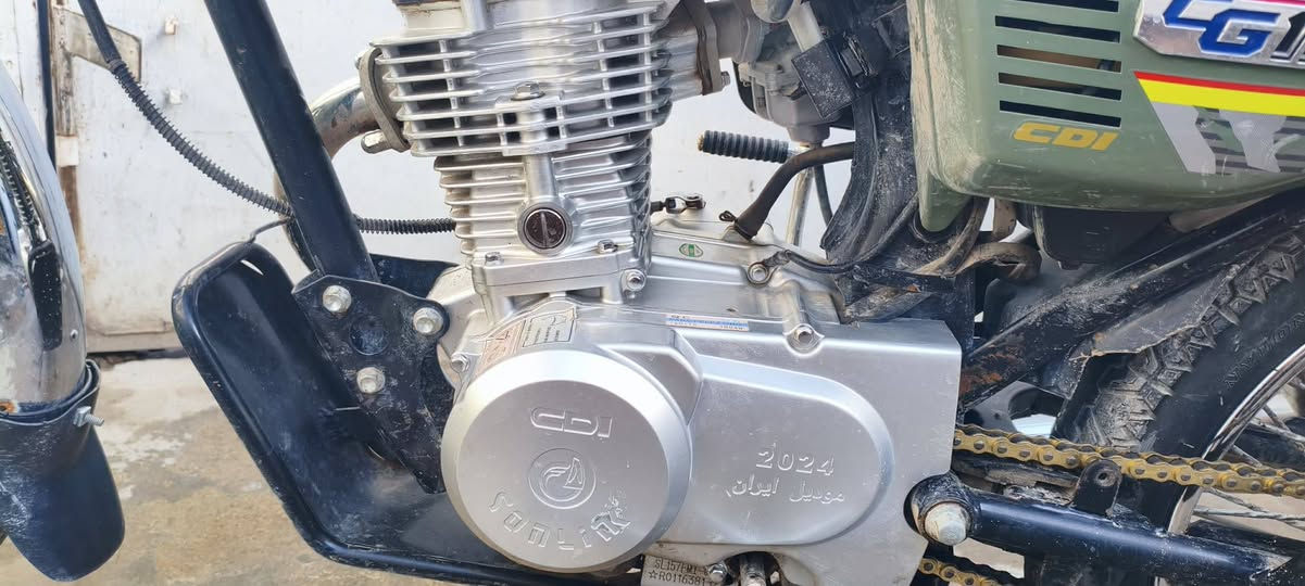 سلام عليكم دراجه ايراني سونك موديل 2024 شهر 12 دراجه كامله مابيه اي نقص بس قبق مال ماصدة مكسور المحرك بلاد سبانه ما محطوط علي دراجه 4 كير شغاله كهريائيات كله شغاله دراجه مامدفوع كمركه اوراق معرض 
سعر 750 وبيه مجال حك الجيه مكان بغداد الغزاليه 
تواصل عله هذا رقم ***********
