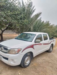 هايلوكس • ٢٠٠٦ • رقم نگليزي