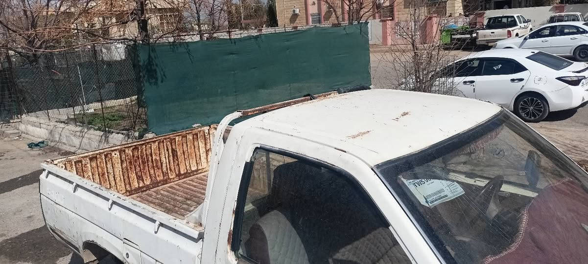 پیکاب نیسان تاک مکینە تویوتا یابانی شە ش گیر جوار تایە و ویلی تازە کارە بای مزبوت سە یارە کە ماڵی کە سابە تە اڕمە کە ی ون بوە بە شە رتی ئە وە ی ماڵی کە س نە بی شوین جمجماڵ رقم   موبایل ***********  سە یارە کە یە ک قە ترە دە عمی نیە شان و سە قفو هه موی بیعه یە شمشمل, السليمانية
