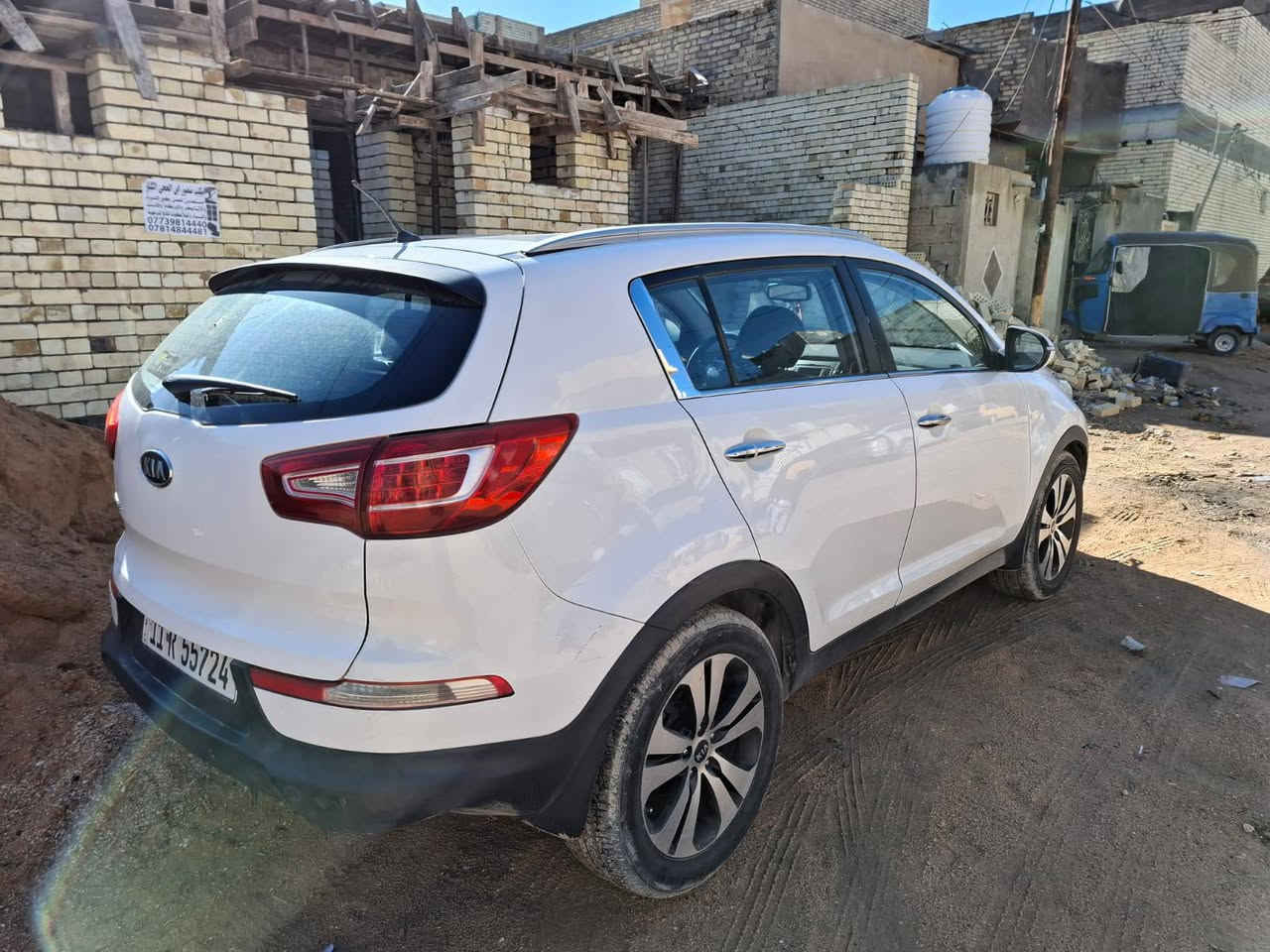 كيه سبورتج خليجي مكفوله كير ومكينه وحداديه سيارة كل نقص مابيها تبريد تدفئة شرط ترايك للبصرة رقم بغداد باسمي تحويل ثاني يوم موديل 2012فول  مواصفات بانورما تحكم ستيرن السعر المطلوب 154 وبيها مجال مكاني كربلاء للاستفسار الاتصال على الرقم ***********
