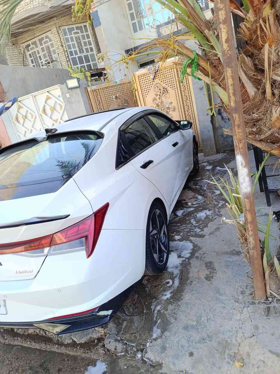 سلام عليكم النترا موديل ٢١ رقم بغداد دولي بسمي شخصين محرك كير لوك صدر خلفي امامي جديد تبريد ثلج حادث جاملغ وبنيد راس الشاصي شوية بي اليمين السعر ١٤٠ وبيه مجال للطيبين كلش بصيط رقم الهاتف  فول الفول اعلة فئة 
***********
***********

