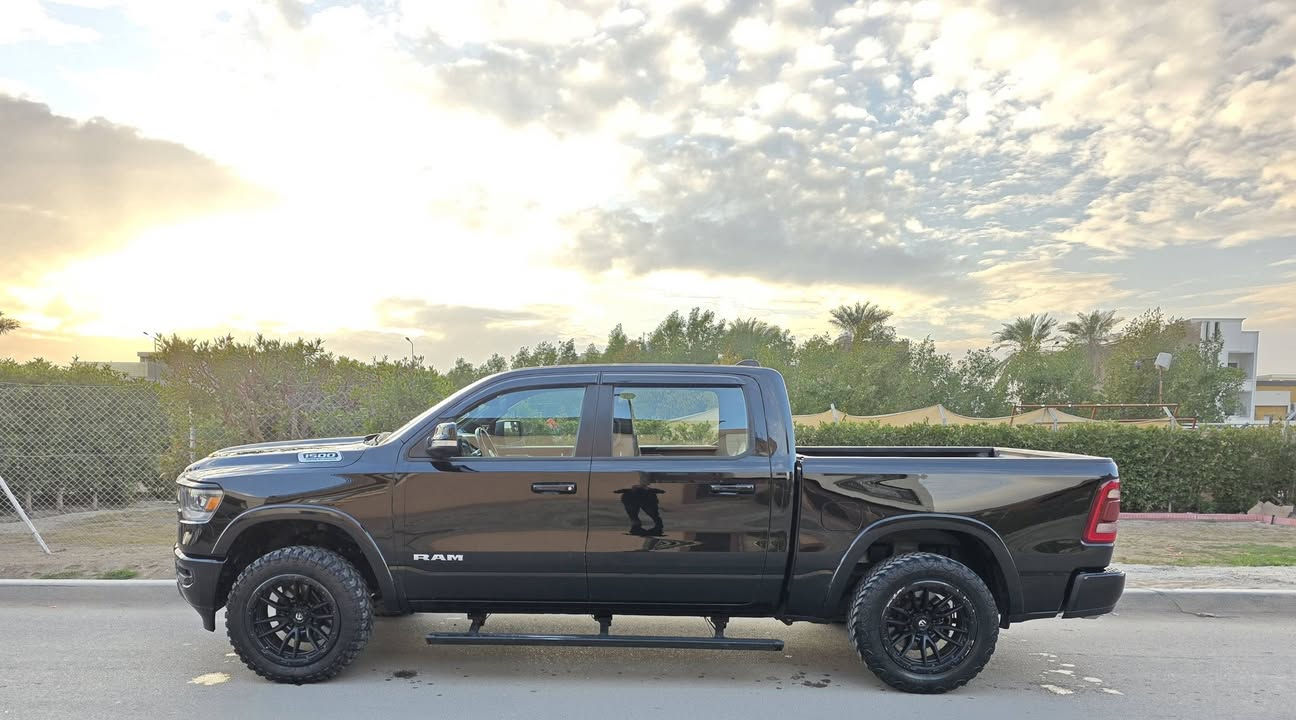 رام 2022 لارامي  باب طويل وبدي قصير ( المرغوب )
1500 Night Edition

رقم بغداد سنويه بأسمي

ماشيه 63 الف كيلومتر

حادث بسيط جدا بدون ايرباك بدون اي ضرر بالبجم صور الحادث مرفقة

التراك مرفع 1 انج من امريكا مع سبيسرات مع ويل اصلي ( حجم 20 تو سايز )  واطارات جبلي 

محرك هيمي 8 سلندر / ايتورك  

بطارية المحرك نوع AGM (Absorbent Glass Mat) 

مواصفات >>

اطفاء محرك وتشغيل ذاتي عند التوقف

نظام ايتورك اقتصادي

فور ويل 

كشنات تبريد وتدفئه + كهرباء + ميموري

جامه خلفيه كهرباء 

ستيرن تدفئة 

كشنات كنتاره + جلد

سستم صوت ممتاز

حساسات امامي خلفي مع توقف ذاتي

نظام تحكم بالعربه السحب

رادار امامي تحذير ومانع اسطدام في السرعات العاليه

كامره خلفيه

مراية جانبي شفط مع انارة ترحيب

تحكم وضع دوسة البانزين والبريك كهرباء 

لايت + بكلايت ليد

دوسات كهرباء 

وباقي المواصفات المعروفه وكلشي موضح بالصور  

مكان السياره بغداد القادسيه او اليرموك 

السعر 35 الف

بيع فقط 

*********** وتساب متوفر
