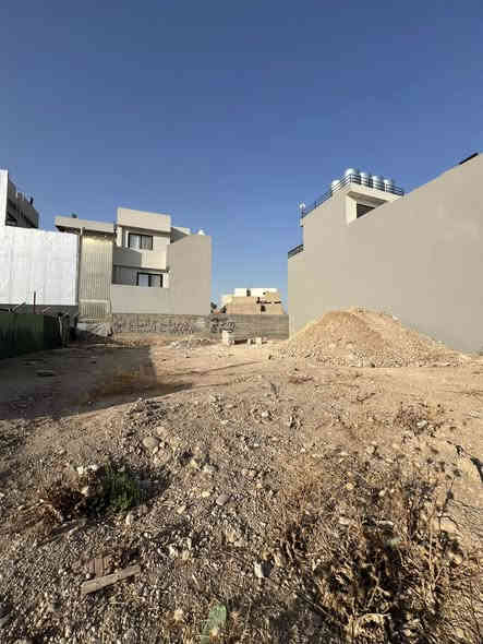 🛑عقار للبيع من :
🛑عروض مكتب ((العلاف)) لتجارة العقارات 🌟
🛑ارض للبيع مساحة 150 متر الواجهة 7.5 متر ✨
📄سند سكني ملك صرف / شرط القرآر التمليك والتحويل
❌لانتعامل برفع سعر العقار عن سعرة الأصلي نجمع البايع بالمشتري مباشرتأ _ لا نوقف البيعة بخلاف عن الدالية 
🛑موقع مميز جدأ 💥 
🌍الموقع / حي الرفاق قرب (( مدرسة الصينية )) 🏫 
🛑يقع على شارع تبليط بعرض 12 متر 💥
للاستفسار 
⏮️مراجعة مكتب العلاف لتجارة العقارات 🌟
أو الاتصال 
☎️ أسيا ***********
أو
☎️ كورك ***********
⏪️مع العلاف للعقار استثمارك في آمان ⭐️
🌐عنوان المكتب / الموصل _ حي الزراعي قرب جسر السويس 🔥
📌نستقبل عقاراتكم وطلباتكم العقارية .
