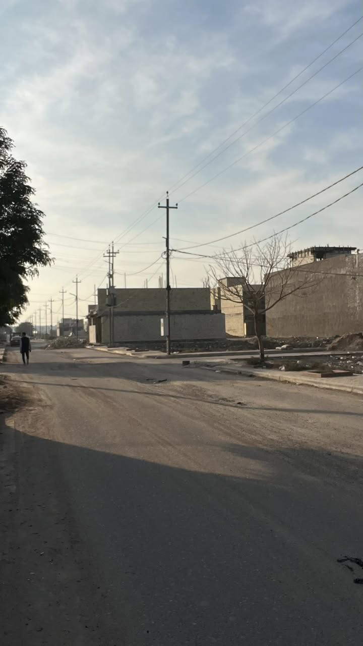 السلام عليكم قطعة ارض للبيع مساحة 100م واجهه 5 نزال20 طابو زراعي سند 25 العنوان بغداد الزعفرانيه زراعي بيت بنيه ،، المنطقه كامله خدمات تبليط مجاري كهرباء ماء  للاستفسار الاتصال ***********
