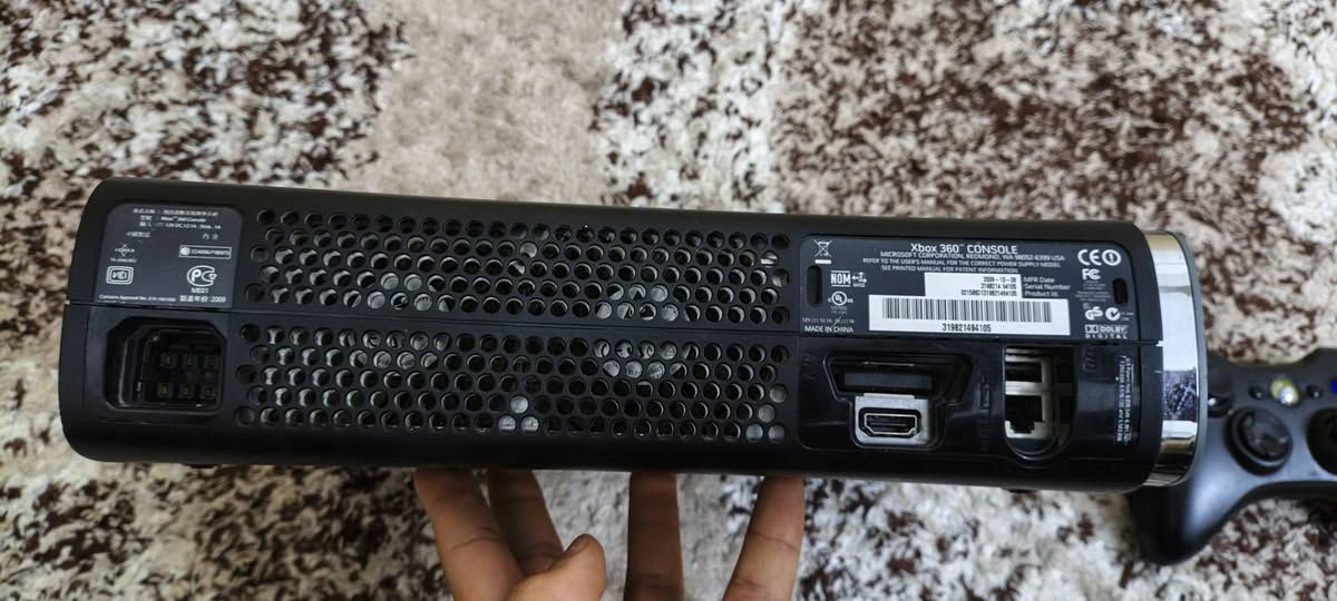 السلام عليكم
اكس بوكس 360 نضيف ويا يدات 2 وحده بلوتوث اصليه وحده واير بي بيس 22 وبي بيس 6 وبي بيس 2013 
وبي زومبي وجندي شكال العاب 
ملحقاتو كامله السعر 95 وبي مجال 
بكان موصل تحياتي للجميع


**إذا كنت صاحب هذا الإعلان وتريد حذفه لأي سبب، رجاءا أرسل رسالة إلى الدعم الفني**