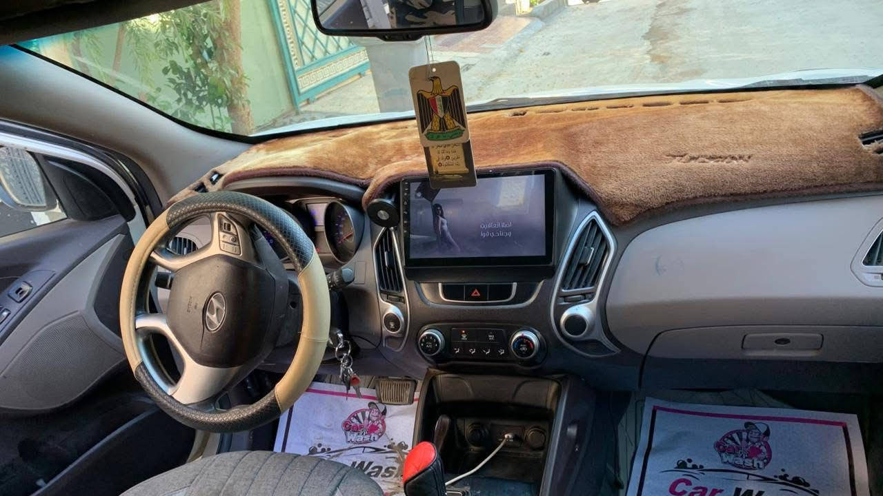 توسان 2013  خليجي الصور تحكم بيها ربع من باب بسد سائق صبغ اثر شخوط بدون دواخل  رقم بغداد السعر 142 مكاني ديالى
تواصل رقم ***********
