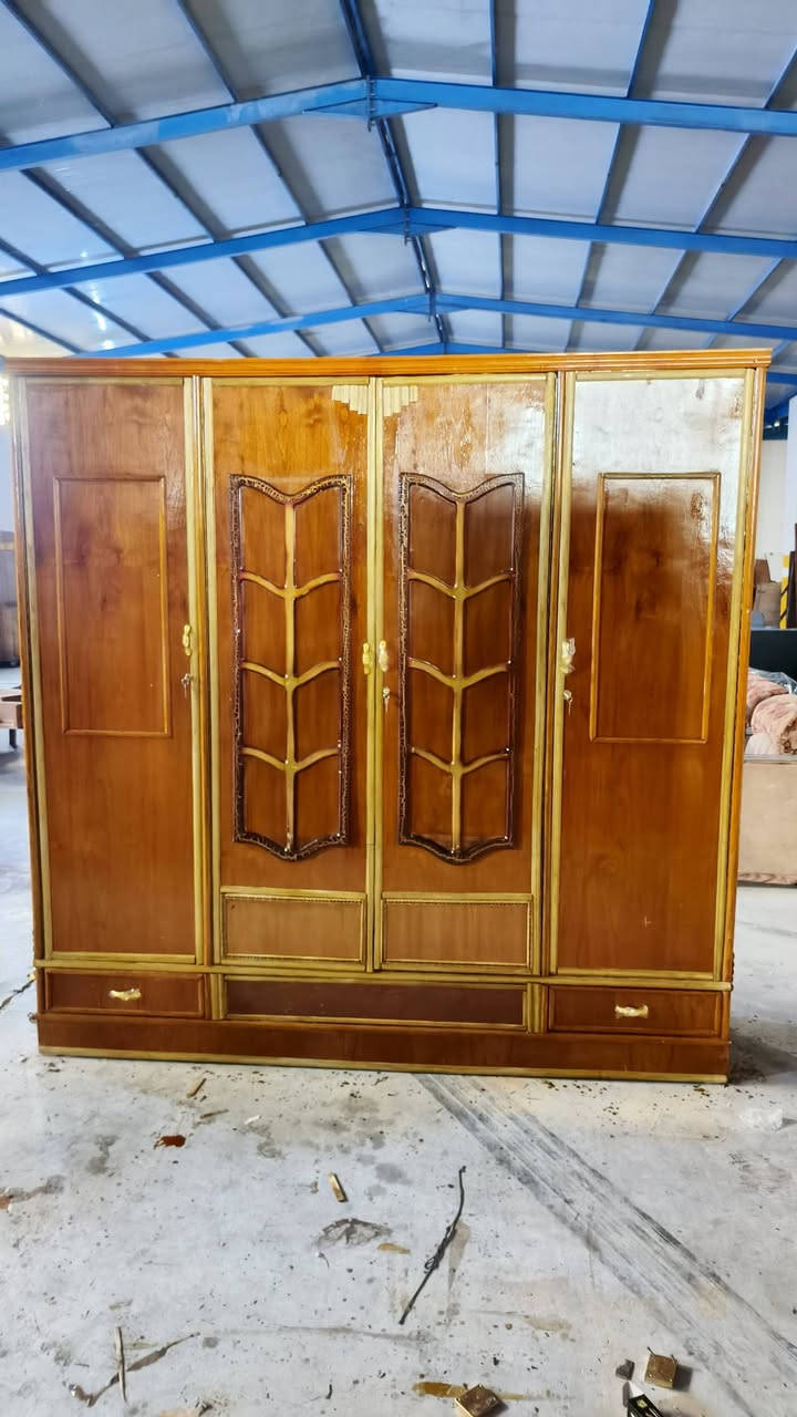 السلام عليكم كنتور 4ابواب حطاطه صاج نضيف كلش كل ضرر مابيه السعر 225وبي مجال الستفسار انتصل ***********المكان هبهب الأن
