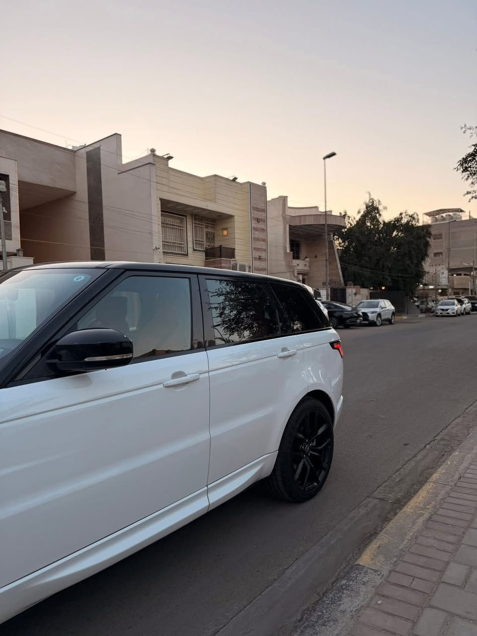 رانج روفر سبورت 2021 خليجي وكالة سردار
فول السيارة جكات +  وبانوراما + ودوسات كهرباء + ثلاجة + حساسات +كشنتات تدفئة وتبريد 

وداخل احمر + قمارة كنتارا اسود 

رقم بغداد باسمي ماشيـة ٨٩ الف (كيلو ) وليس ميل  

السيارةخليجي مكفولة من الصبغ  نظيفة جداً استخدام شخصي، ناعمة بالمشي وما تحتاج أي شي.

صار بيها صيانة للمحرك فاتح بيهة چبنات قبل فترة بسبب صرف زيت خفيف ،، وتم تبديل واشرات قبق الولفات والحمدلله انحلت المشكلة بشكل كامل .. والسيارة جاهزة للاستخدام اليومي  بدون اي ملاحظات 💙💙

وسعرها مناسب بيع او مراوس 
للاستفسار الاتصال 

***********
