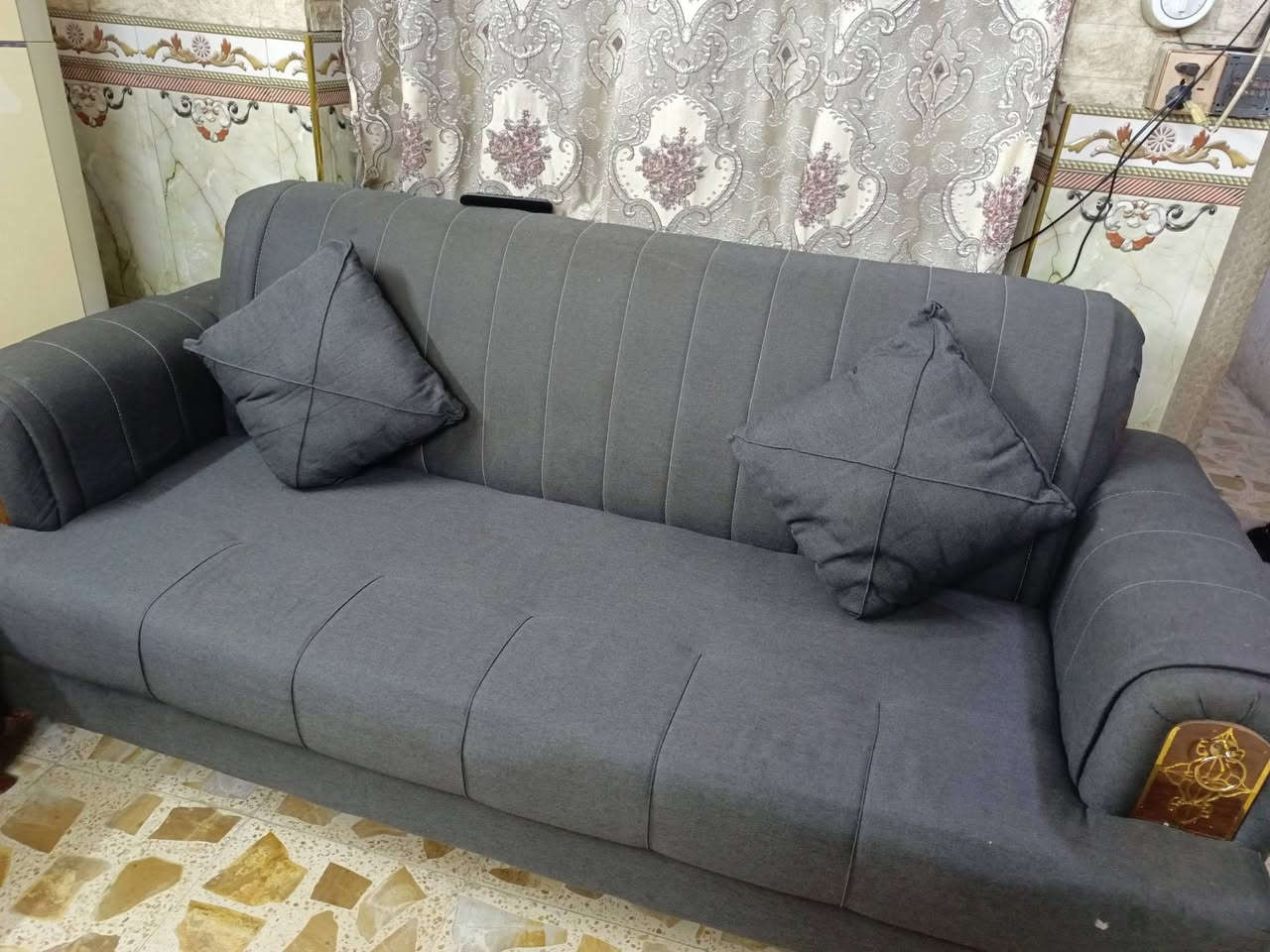 عندي هاي قنفات مستعمله بس جديده اريدهن ب500 مكاني بغداد جديده
‏‪***********‬‏
