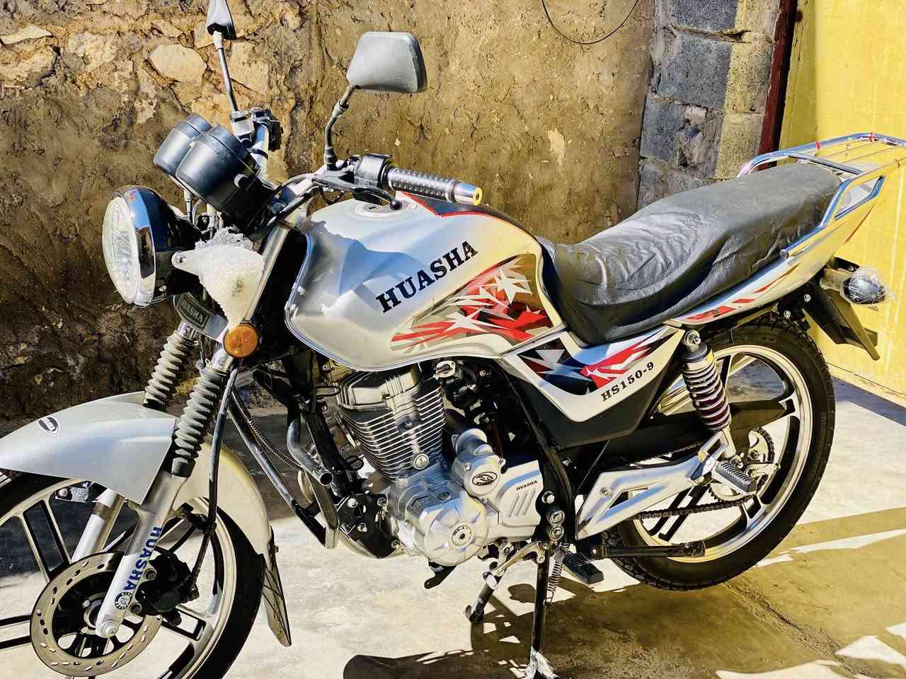 السلام عليكم
ماطور هيوشه 2024 بعده على وضع الشركه(بلادي) ما ناقصه برغي واحد نكره سلف جاهز المحرك والكير نشاط ونعومه مكفول الكهربائيات كلها شغاله التواير مال الشركه الماطور جاهز ومال جنيه السعر 880 وبي مجال   للاتصال ***********
