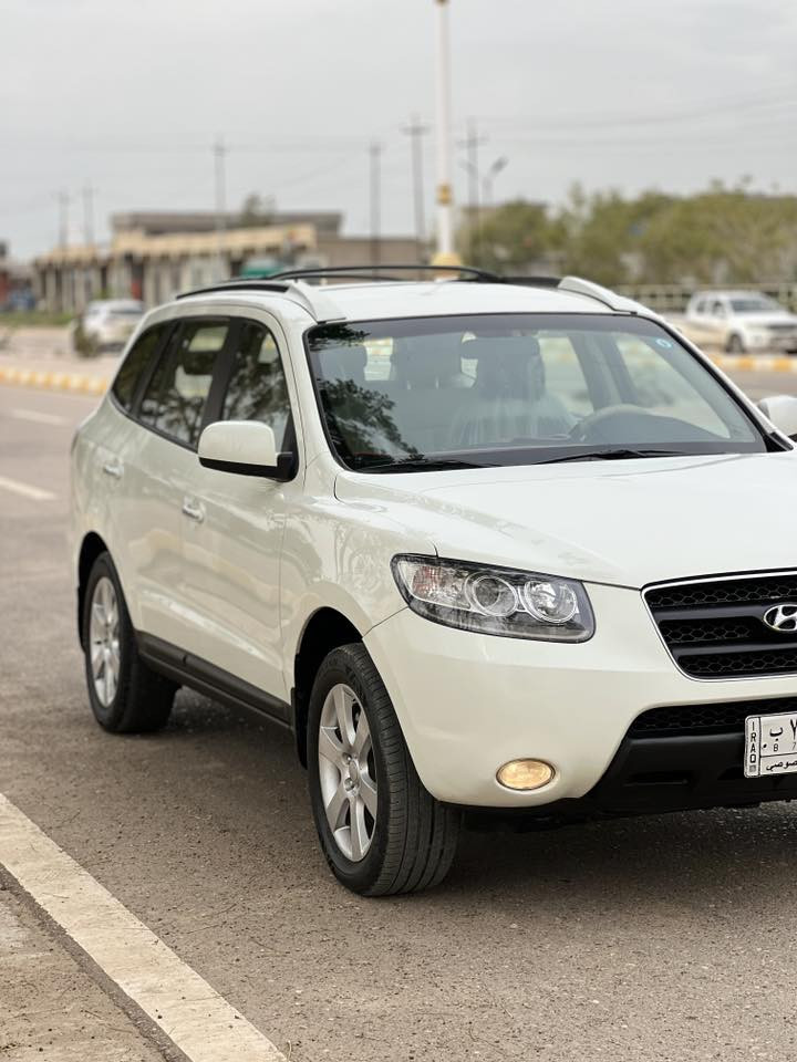 السلام عليكم

للبيع سنتافي 2009 

محرك 6 خليجي 

رقم بغداد الماني 
السياره بيه شبر صبغ والباقي كفاله عامه 
محرك كير مكفوله تخم تير صدر تبريد 
مكان السيآره صلاح آلدين بلد   
الاتصال 
***********
***********
