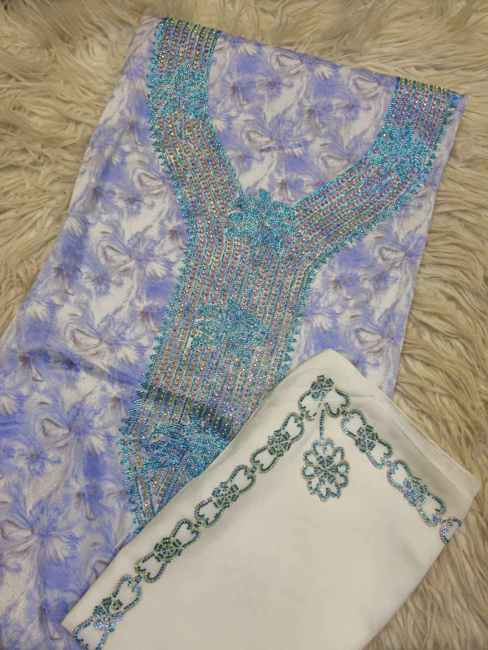 حبايب مخاوير العيد راح توصل الحجز مسبق بدون احراج
مخاوير حرير اندنوسي مع شال  فوول فوول حجر vip 
السعر القطعة == 25.000  دينار 
البظاعه موجود يوم الخميس انشاالله والحجز من هسه كميات قليل


**إذا كنت صاحب هذا الإعلان وتريد حذفه لأي سبب، رجاءا أرسل رسالة إلى الدعم الفني**