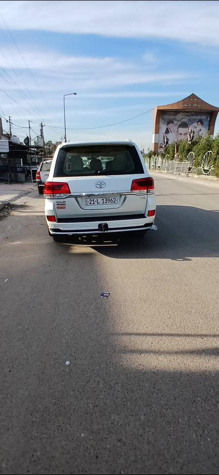 السلام عليكم اخوان للبيع لاندكروز  موديل ٢٠١٩ رقم سليمانيه دولي باسمي تحويل مباشر فول مواصفات للبيع على حادثها سابقة مكفوله محرك سته سلندر
السعر 115 وبيها مجال بيع مستعجل 
للبيع او مرواس مكانها بغداد شراي يتصل غير متواجد على النت 
***********
