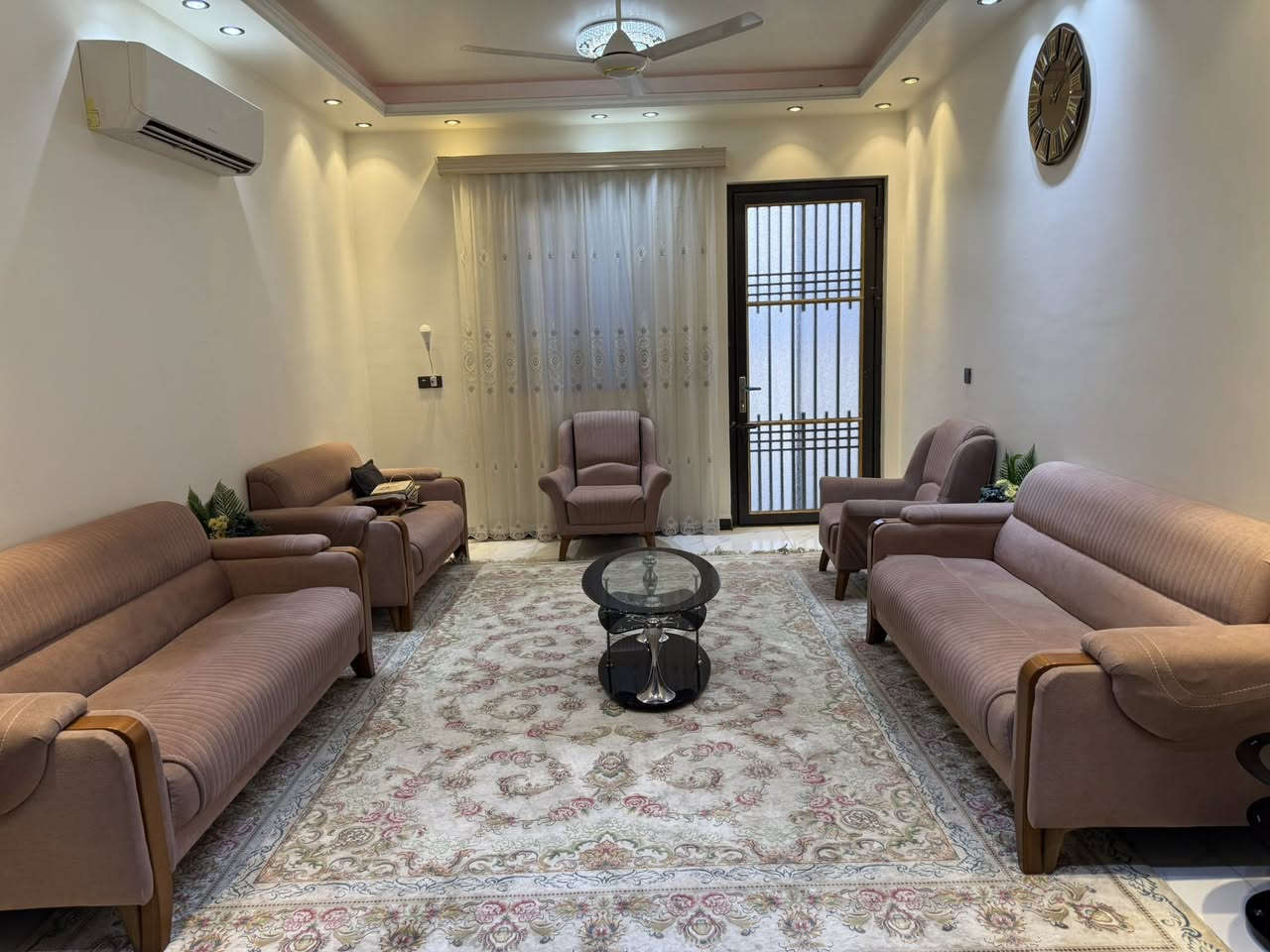 تخم كامل تركي مستعمل
السعر ٩٠٠ وبي مجال 
للتواصل ***********
