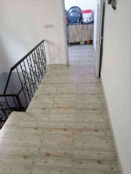 السلام وعليكم بيت للبيع بشركه طارق
رقم 8/520
قريب على جامع الراشدين وقريب على مستشفى الشفاء 
مكانه ممتاز وسعره مناسب 
وگدامه حديقه للبيت فقط 
سعر 94 وبي مجال 
للاستفسار ***********
