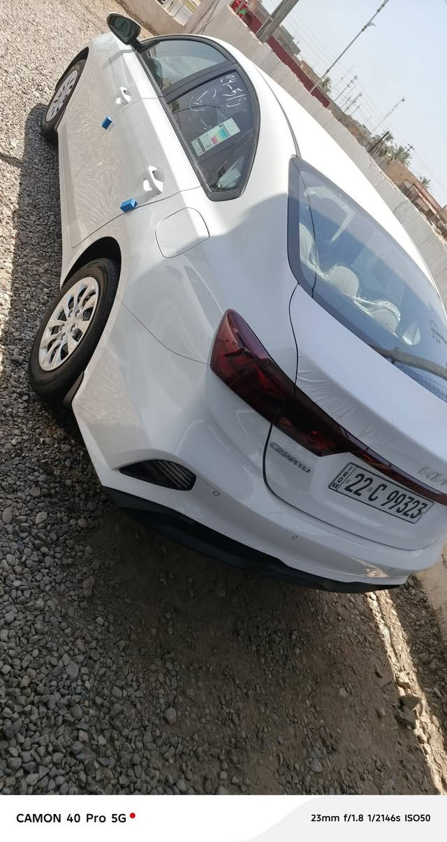 كيه سيراتو موديل  2024 خليجي 
المواصفات محرك 1600 
قطعتين تبريد 
يعني نص فول سياره ماشيه ٣٠ الف 
مكفوله كفاله عامه من كلشي بعده سياره ع وضع الشركه من كل نواحي مكفوله 
بسم كردي تحويل او وكاله حاضر 
عنوان واسط الصويره 
*********** اتصل 🗣📲📞 ودلل وسعره بي مجال
