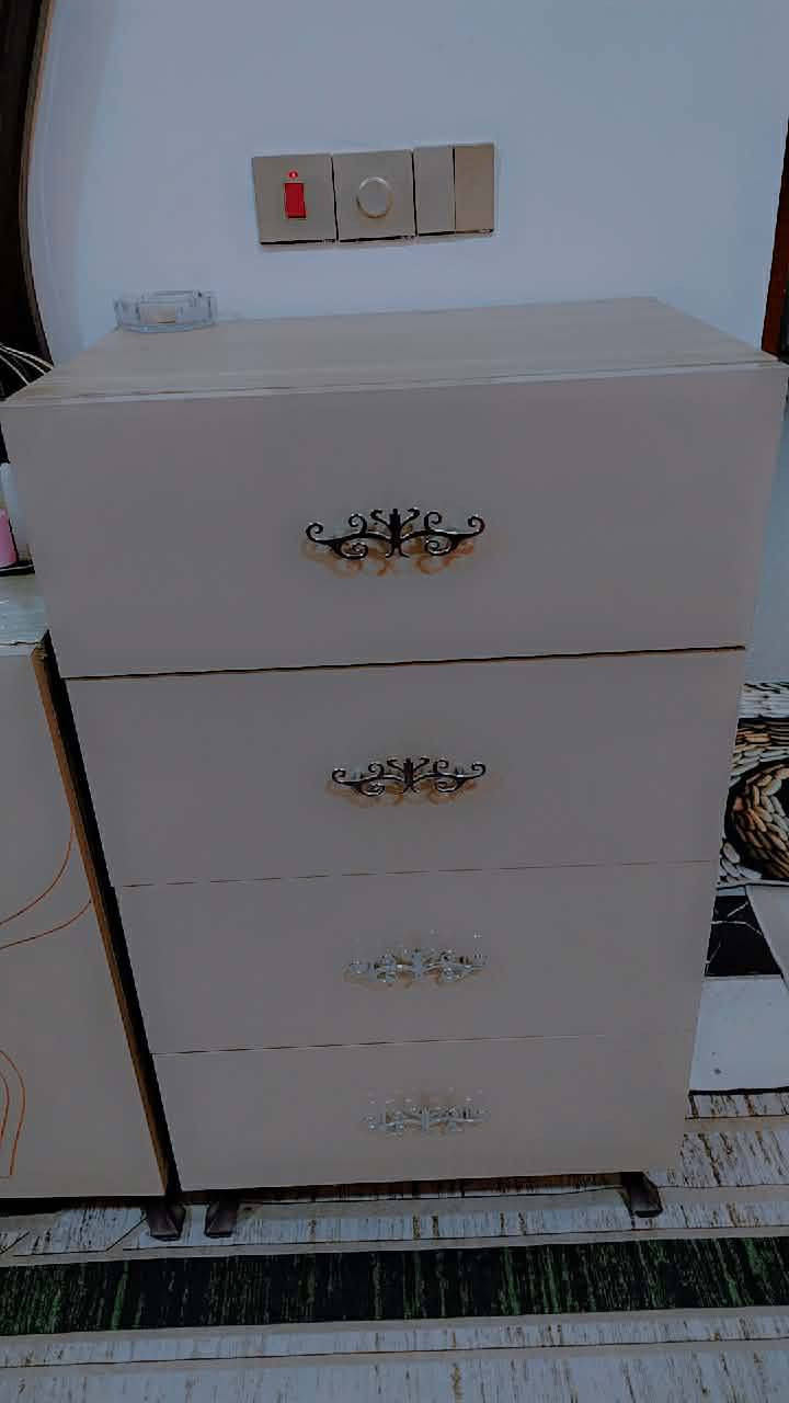 سلام وعليكم للبيع غرفه تركيه 9 قطع جدآ نضيف
سعر مليون وبيه مجال
غير متواجد ع فيس بوك للستفسار تصال ع رقم 
***********
