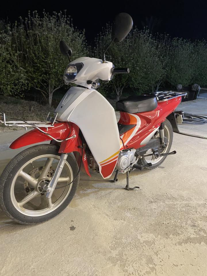 سلام عليكم للبيع سرفيز موديل15 كهربائيات كلها شغاله تخم تاير جديد محرك بلادي ماطور على كل عيب اتصل وتدلل***********
