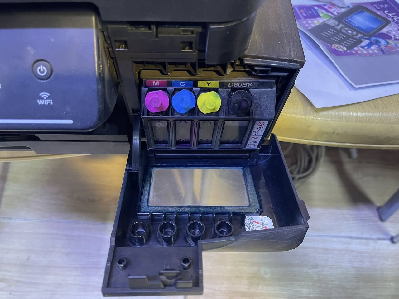 طابعة brother    DCP-T520w فول نظافة وشغالة 1/1 مابيهه اي خلل ترجع إذا بيهة خلل.  سعرها 150الف رقم موبايل ***********مكان بغداد الكرخ حي الجهاد
