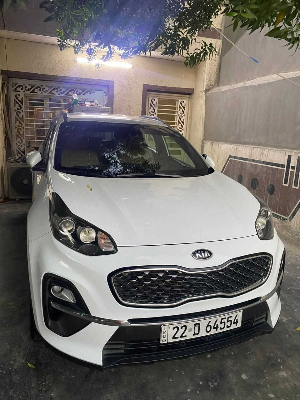 السلام عليكم سبورتج ٢١ خليجي سياره جديده بدون اي نقص الحمدلله كتلوكات الشركه لون ابيض بدون صبغ ماشيه ٦٧ الف حقيقي ادك جرص السعر ٢١٨٠٠$ للاتصال *********** مكان السياره بغداد العامريه
