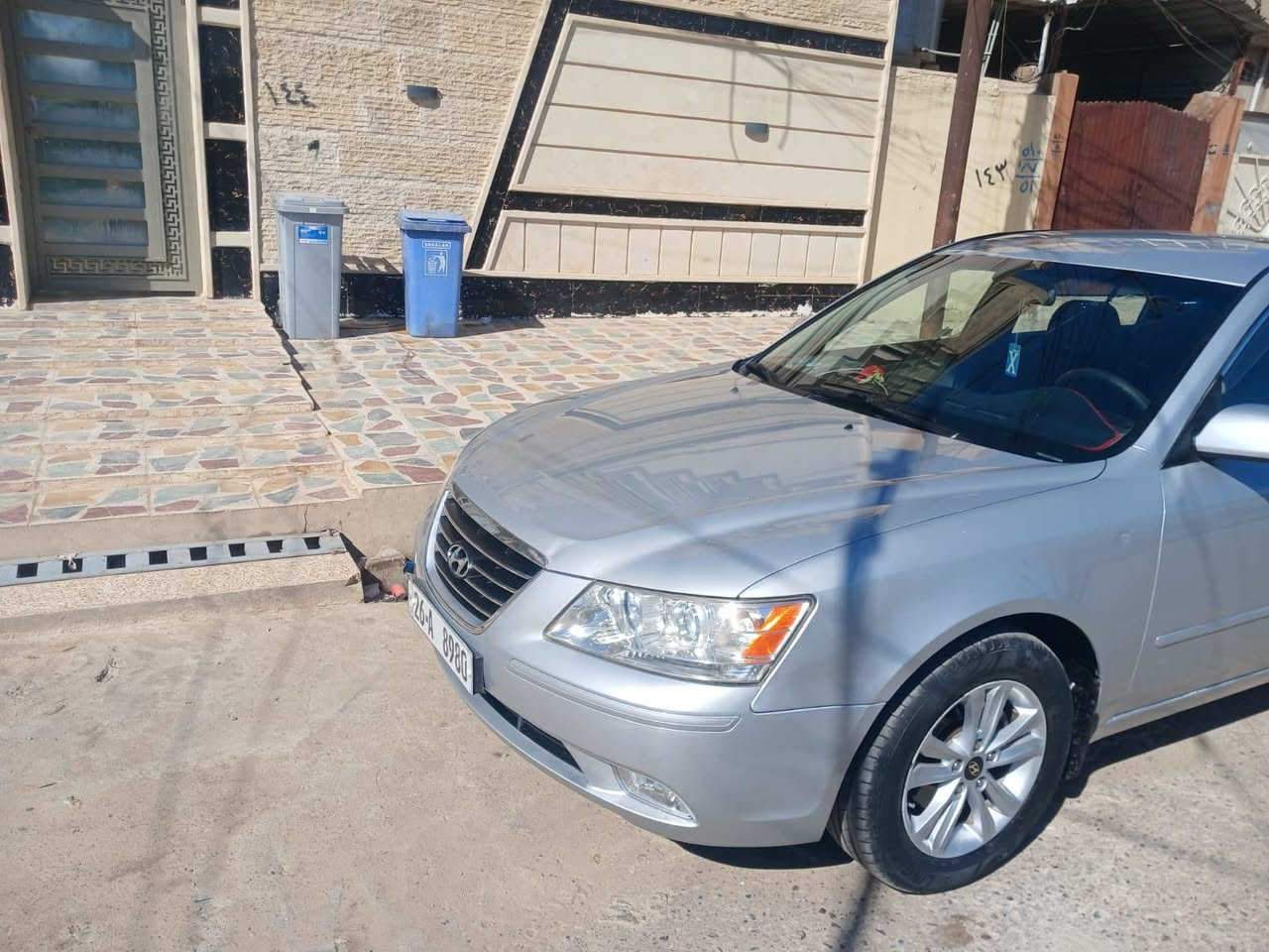 السلام عليكم للبيع سوناتة ٢٠١٠ وارد امريكي ليبل واحد صبغ قبغ الجنطة فقط سونار موجود محرك كير مشط ستيرن مبدل قبل اسبوعين حدادية صدر تدفئة تبريد كلها شغالة سيارة ماتصرف عليها دينار بأسمي للاستفسار الاتصال على الرقم *********** اتصل ماعندك خدمة رمش وتدلل
