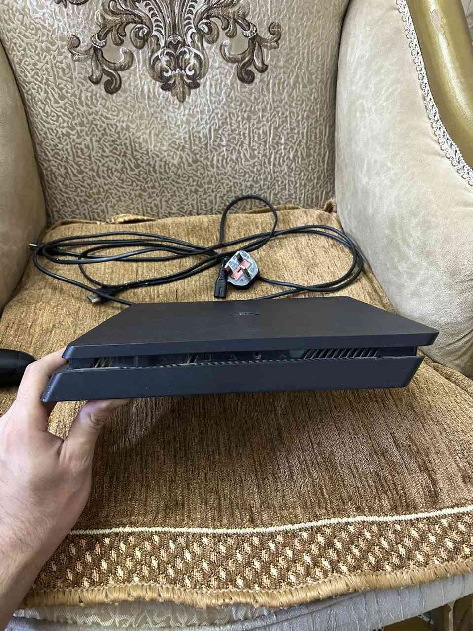 بلي 4 سلم 1 تيرا كلش نظيف وغير مفتوح مع كامل ملحقاته والجوستك نظيفه كلش بدون اي خلل او درفت السعر 250 الف وبي مجال وموجود توصيل لكل مكان


**إذا كنت صاحب هذا الإعلان وتريد حذفه لأي سبب، رجاءا أرسل رسالة إلى الدعم الفني**