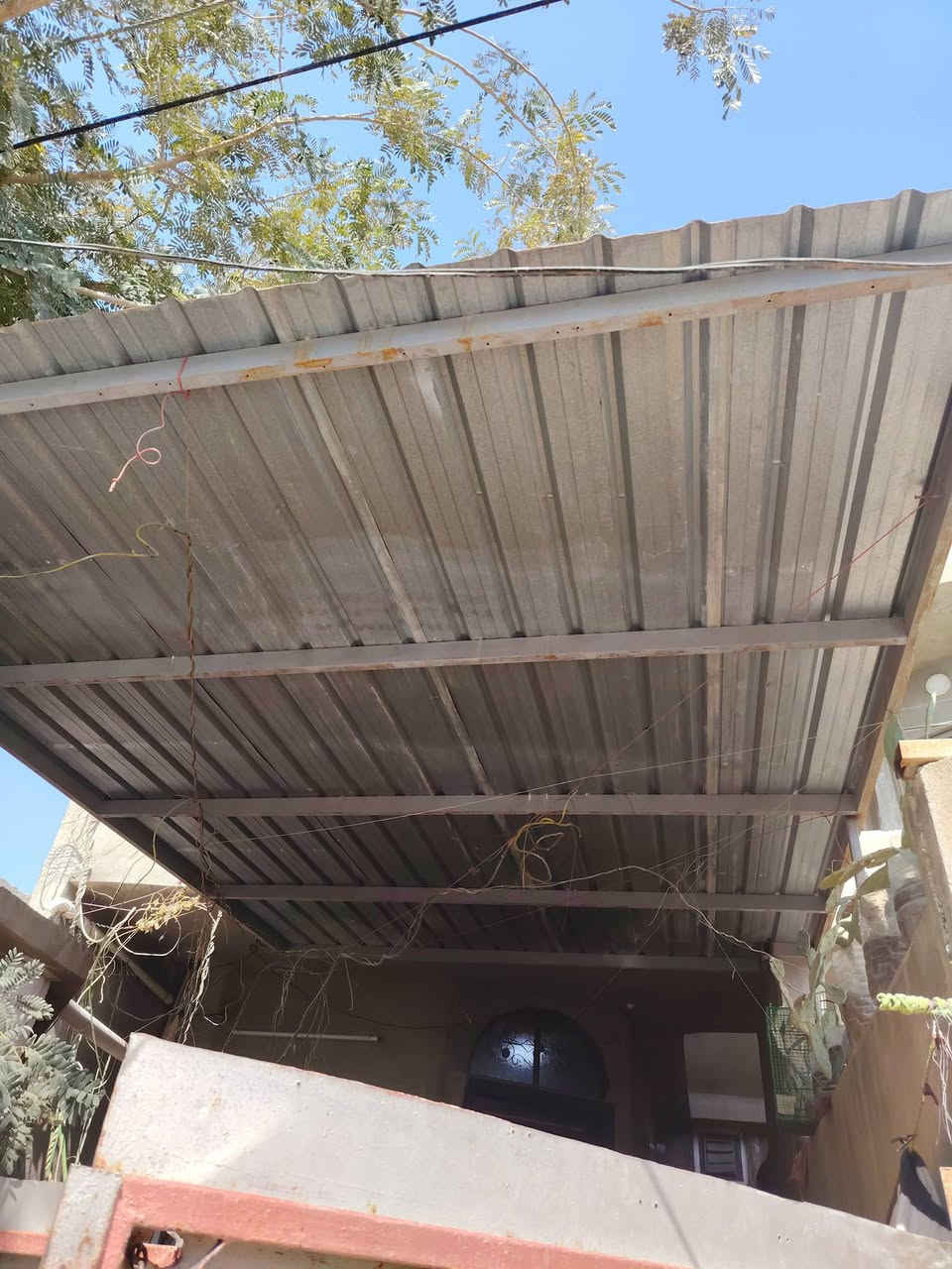 السلام عليكم قمريه للبيع طول 5امتار عرض 4حديد النوعيه زين جنكو الأصلي سعر 350 يرجو الاتصال ***********
