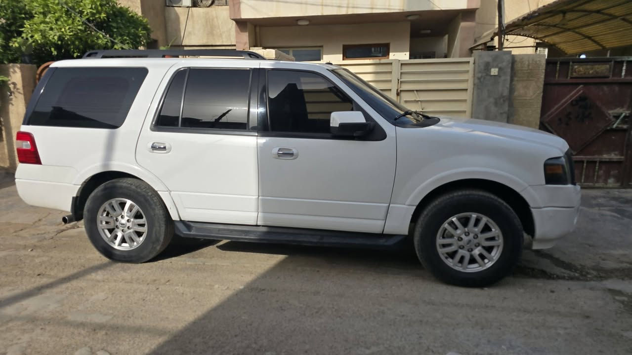 موديل ١٢ بترة خليجي باسمي
سيارة نضيفه بيهه منظومة غاز ايطالية ٨٠ لتر صرف البانزين انساه
السعر 140
بيهه جاملغ واحد عكس السايق مصبوغ 
واتساب ***********
