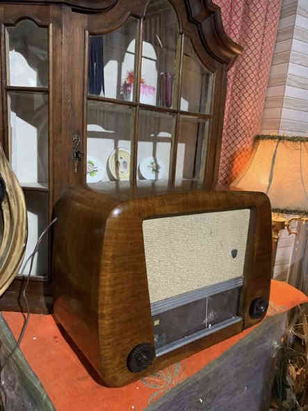 وجبة للراديوات للبيع شلع  
راديو واحد بدون بدون fm
الباقي fm
 ابيعهم شلع 
عارضة السينماء لوك 
سليمانية ***********
