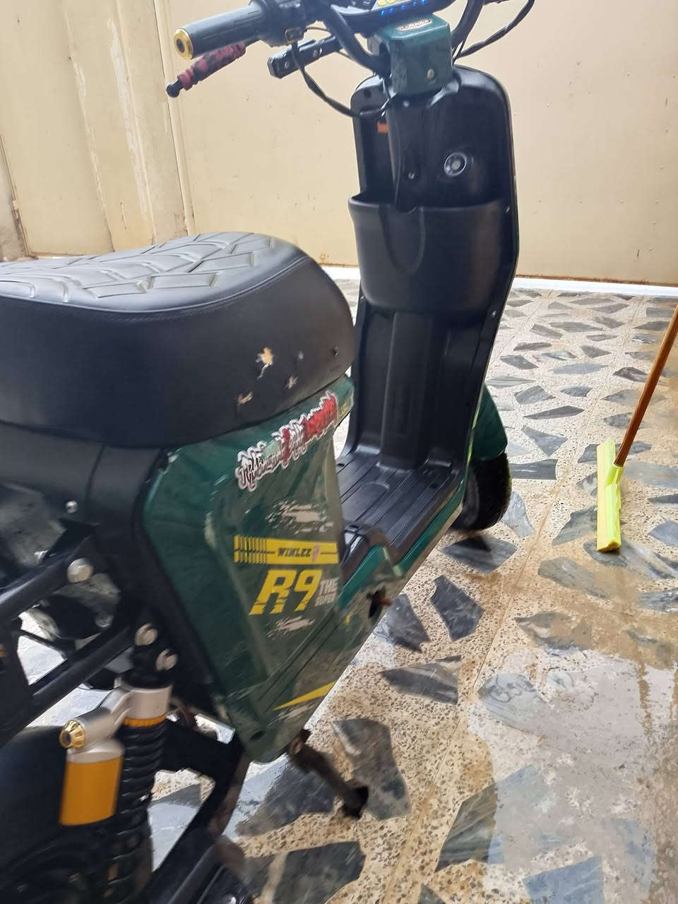 السلام عليكم ماطور ار ار 9 كله شرط ست بطاريات بس بي كم جلخ السعر 550 وبي مجال
***********
