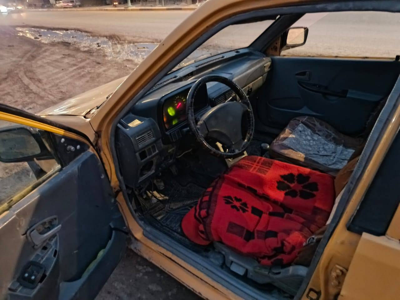 سايبه للبيع السعر 11 ورقه محرك وكير جدد تخم تاير جديد حداديه نضيفه رقم بغداد الماني سنويه مجدده مكان السياره الديوانية قضاء الشاميه ***********
