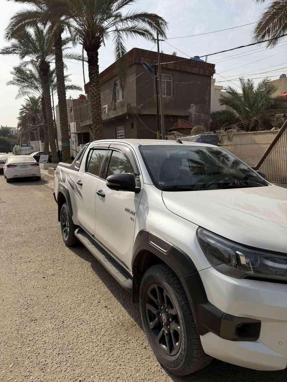 تيوتا هايلكس 2024 فئه الادفنشر دواخل اسود معروفه مواصفات الادفنشر السياره كلش نضيفه مستعجل ع بيعه ممشاها 50 الف كيلو بيها ملاحضات بارد بالبابين مال سايق مامبينات من كد ماخفيفات الرقم ***********  مكانها كربلا السعر 380 وبيها مجال بسيط
