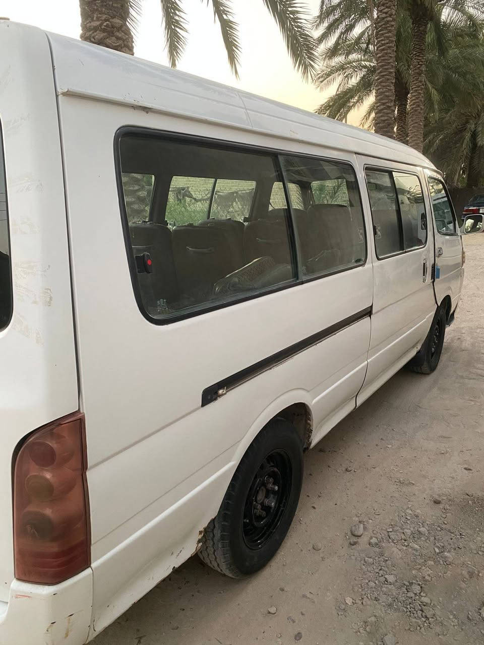 جنبي H1 للبيع موديل 14 بسمي تحويل ثاني يوم سنويه لل 29 رقمهاا بغداد  ما ناقصه شي كبل للشارع كير محرك اكسن حداديات خير من الله تخم تاير داخلها حلو مثل بالصوره كدامك  مصبوغه حزام سعرهاا 65 وبيهاا مجال شي قليل حك الجيه للاستفسار اكثر.                     👇
                                                     ***********

