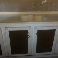 كاونتر وسنكي مرمر لبيع الطول مترين او مراوس اريد واحد صغير يعني متر عا...