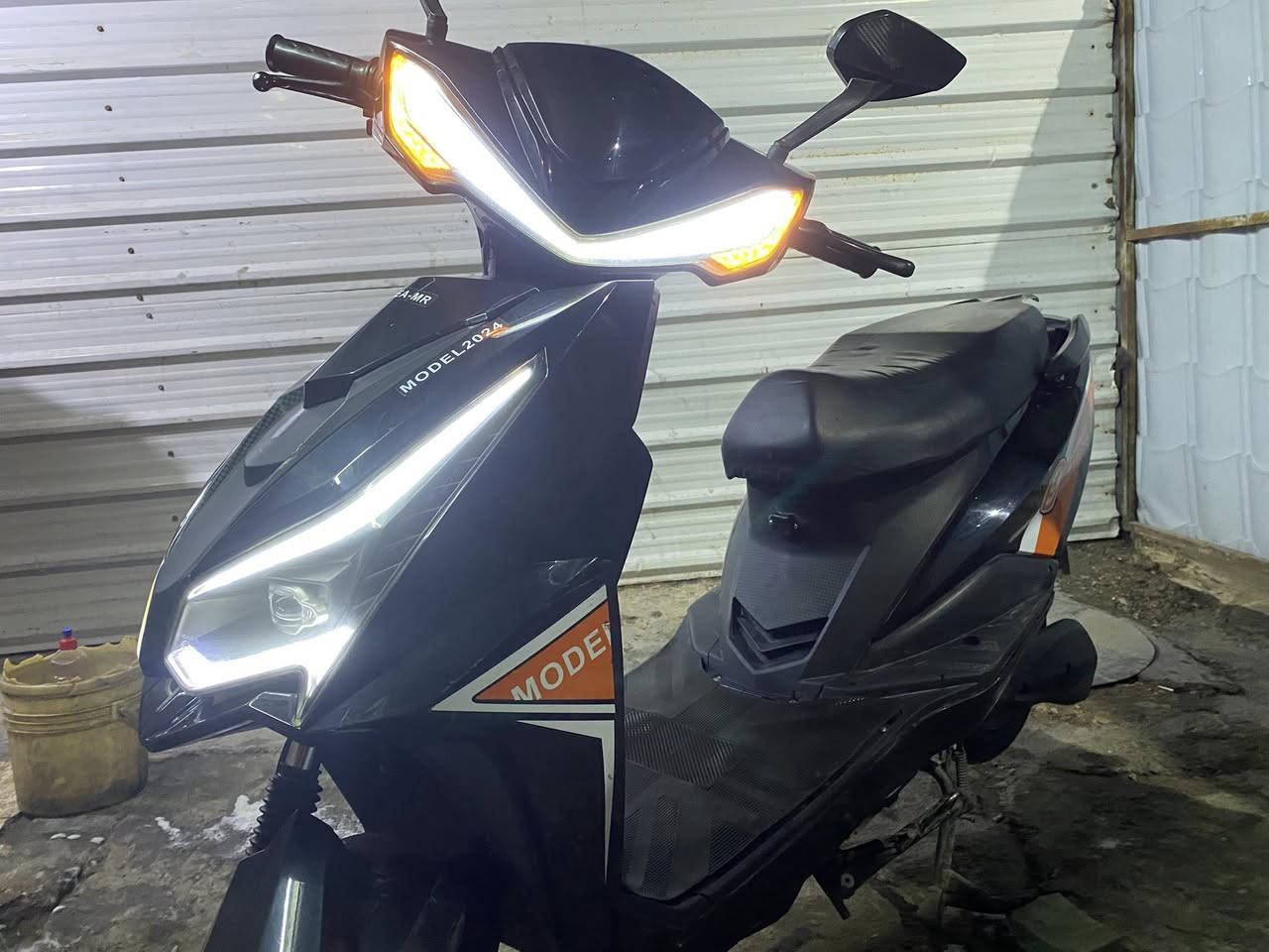 يا الله سلام عليكم سكنس شحن 6بطاريات ملف 2000 شاحنه موجوده سويجين وبصمه كهربائيات كلا شغال اشاير يمنه يسره لايت عالي زوج تايرات جدد بطارياتها ما صار شهرين من مبدله بيها سرعه رابعه بس مامربوطه مكانه بغداد الشعب 
سعرها 750وبيها مجال ان شاء الله خابرني وتدلل***********
