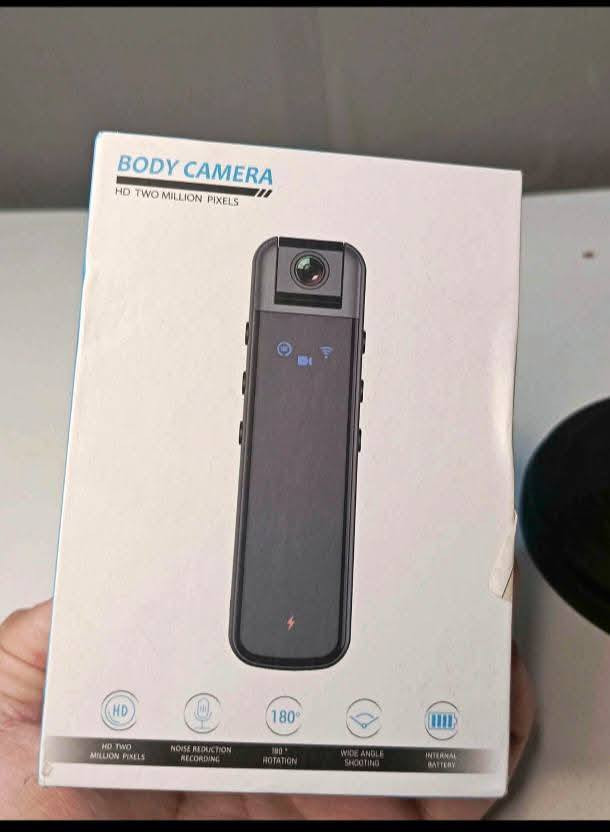 كامرة بودي للبيع
الملحقات  .. رام. 64 گيگه + شاحنه + مثبت كامره
السعر 45 الف  وبي مجال
... 

الدقة: HD (2 مليون بكسل تقريباً – يعني 1080p)

تسجيل صوت مع تقليل الضوضاء (Noise Reduction Recording)

عدسة تدور 180°

تصوير بزاوية واسعة (Wide Angle Shooting)

بطارية داخلية قابلة للشحن (Internal Battery)

🔹 ملاحظات مهمة:

2 مليون بكسل تعني تصوير جيد  جداً.

دوران العدسة 180 درجة يفيد حتى تكدر توجه الكاميرا حسب الوضع.

بيها مايكروفون مدمج لتسجيل الصوت.

 تدعم كارت ميموري (Micro SD)


**إذا كنت صاحب هذا الإعلان وتريد حذفه لأي سبب، رجاءا أرسل رسالة إلى الدعم الفني**