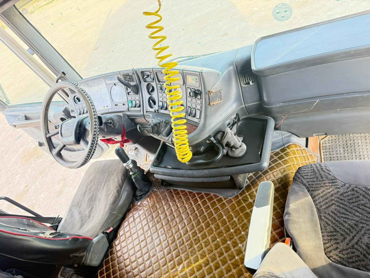 سلام عليكم موديل 2004محرك8مجموعه97خفيفه26مكفوله كفاله عامه *********** رجان المو شراي لايخابر
