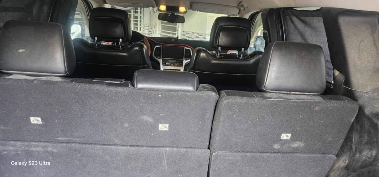 كل التقدير لإدارة الكروب 
للبيع او المرواس بسياره صالون
جيب لاريدو ٢٠١٣  محرك ٣٦٠٠ الفئه ( لاريدو )  تدفئه بالكشنات الأمامية بإسمي بصره مشروع وطني ماشيه ١٤١ الف ميل اللون اسود غير محدد داخله كلين السياره سنويه ٢٠٢٦  . اثر ضربة دراجه بالعراق تم تبديل (  بنيد و شباك و جاملغ امامي )  تبريد شغال حداديه جديده . اني مبدل بيه شاشه ١٩
وحق الفحص مضمون للشراي  . 
قسماً بالله رايد ابيع بسبب ظرف صحي طارئ 
للبيع  ١٥٥ ورقه وبيه مجال لشراي او المرواس بسياره صالون اقل بالسعر 
السياره موجوده
محافظة ذي قار مركز المحافظة الناصرية حي الشموخ 
*********** وتساب وكذلك الخاص مفتوح
