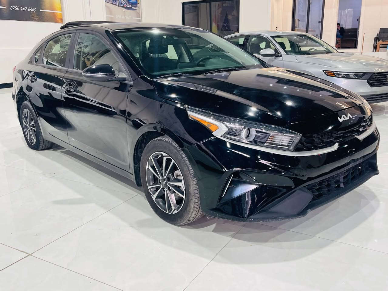 سلام عليكم
سيارا كيا فورتي موديل 2024 وارد امريكي 
سيارا بيها بنيد باب صبغ جاملغ خلفي كلير امريكي بي دون دواخل بي دون ارباك شرط 
سيارا نص مواصفات 
ماشي 29 الف 
سيارا يت رقم شمالي 
اربيل سليماني دهوك 
عنوان سيارا اربيل شارع 100م
ره قم تلفون 📞 ***********واتساب 
*********** أربيل, العراق
