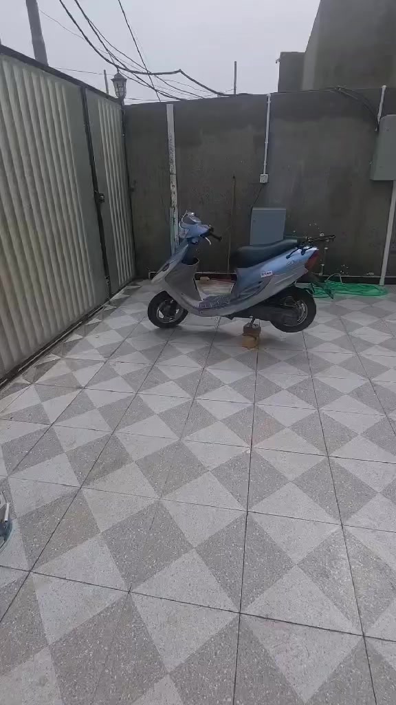 السلام عليكم دراجه بيجي حاويه كفاله عامه برغي مامفتوح بيها والشراي يتصل ع رقم ولي مو شراي لا يطب ‭0780 130 1917‬
