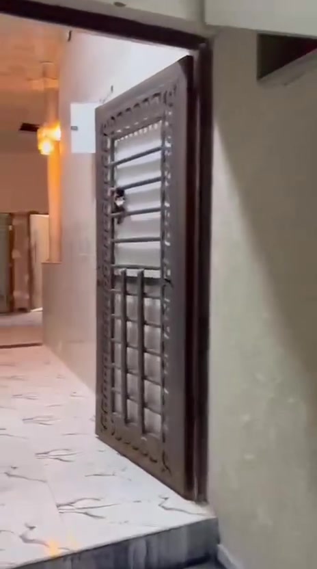 بيت للإيجار العنوان الجزيره باب الهوى شارع سنتر ايليا يتكون ﻣﻣـטּ غرفتين نوم وصاله واستقبال سعر الايجار ٤٠٠
للاستفسار ***********
