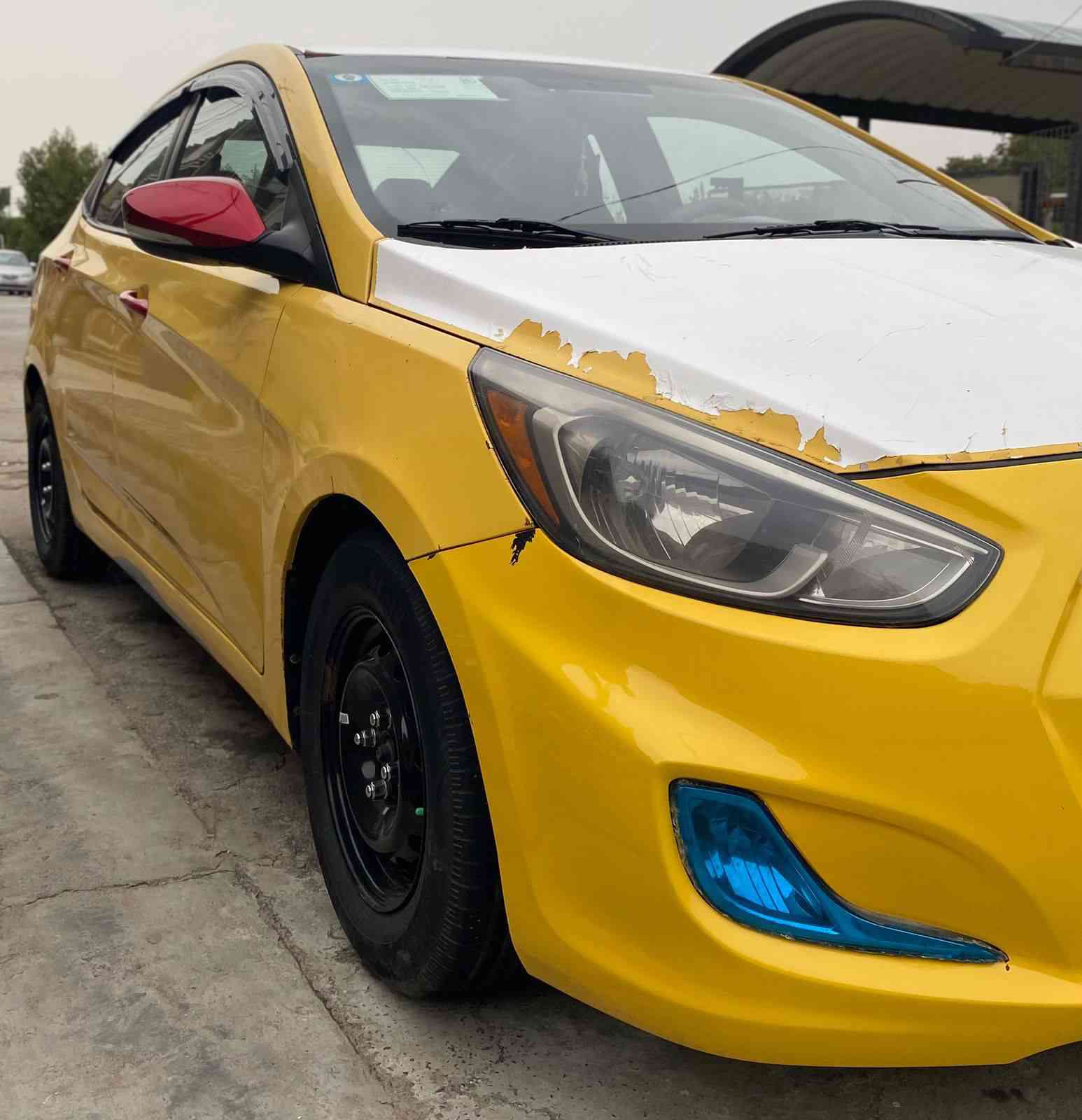 اكسنت موديل 2017 وارد امريكي صور الحادث بالمنشور والسونار همين تبديل جاملغ او باب بدون دواخل مكينة 1600 GDI كير صدر كله جديد تخم تاير سنوية بسمي رقم الهاتف *********** السعر 90
