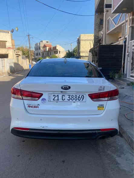 السلام عليكم عندي كيا اوبتيما للبيع موديل 2018 وارد امريكي حادث بسيط بجم كبس حادثها جاملغ امامي والباب بدون دواخل بدون ايرباك صور الحادث مرفقة بالمنشور سيارة جديدة كير مكينه بلاد برغي ممفتوح بيهن مواصفات 
1-شاشة جبيرة 
2-كامرة دوارة 
3-اشاير بالمري 
4-ويل كروم 
5-رادارات جانبية 
6-كشن كهرباء 
7-نظام كار بلي
8-مكينه 1600 تيربو طيارة شرط بدون دوانز 
مكان السيارة بغداد الطوبجي رايدها ب 123 وبيها مجال للاستفسار الاتصال *********** بغداد
