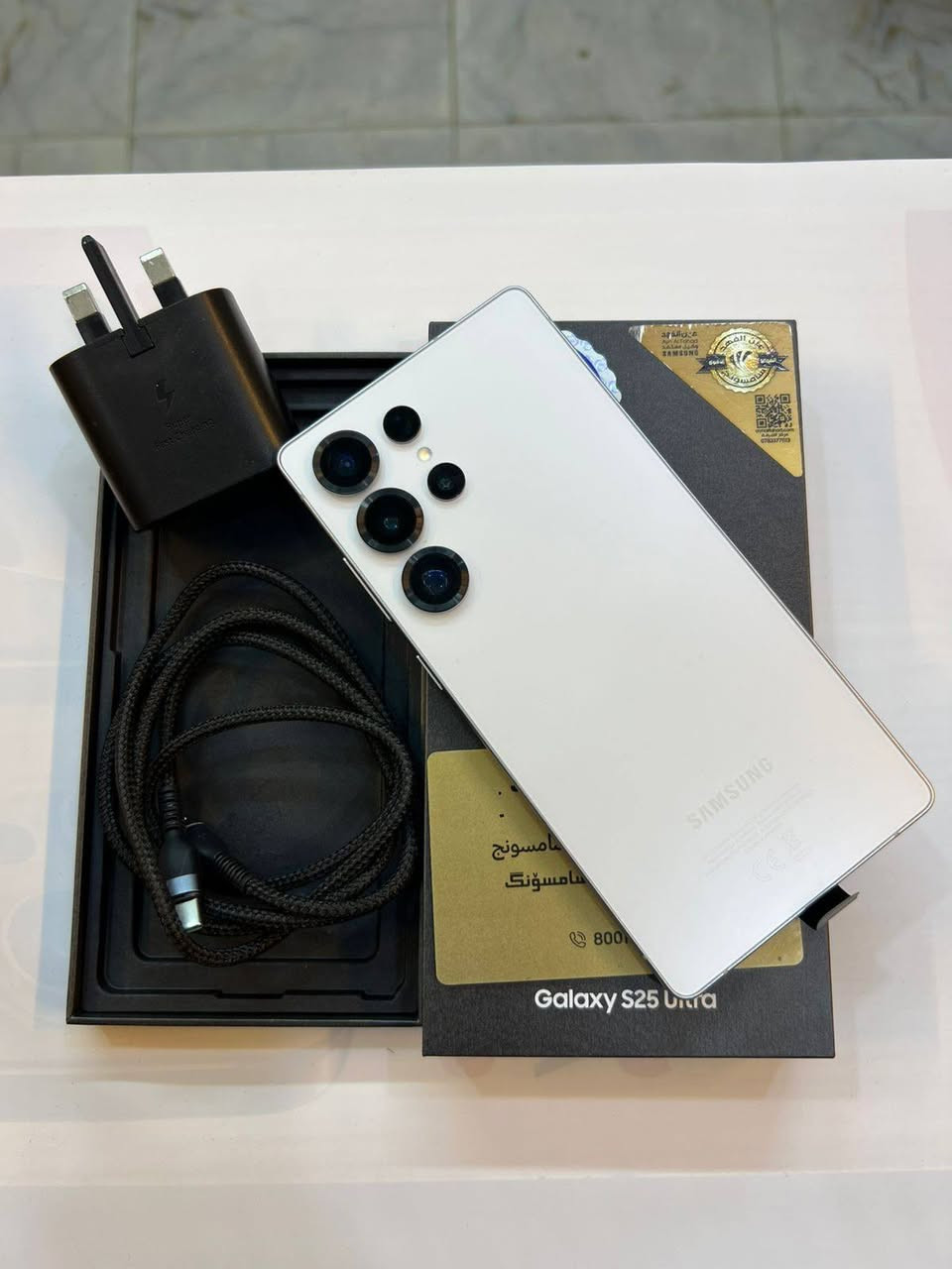 سامسونك S25 Ultra ذاكرة 256
فقط مفتوح من كارتون 
لون ابيض للمميز
ضمان شركة عين الفهد
ضمان كارت الشاشة سنة
استخدام قليل
السعر مناسب 
***********
العنوان القطاع شارع السوك مجاور عوينات الكرار 
مركز الشمس
