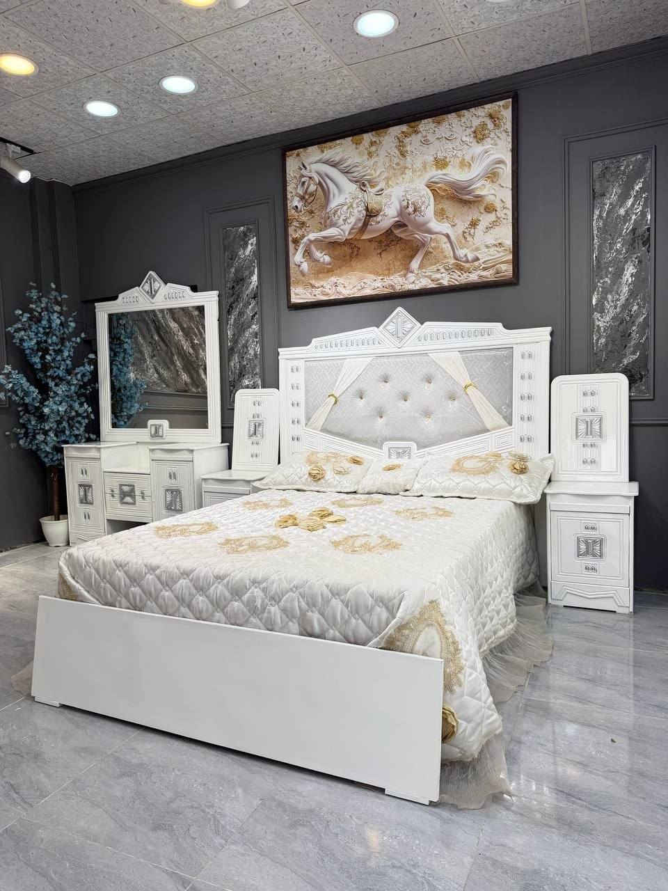 أثاث لا ينمل من جماله! 
نختارلك كل قطعة بعناية لتعيش راحة حقيقية وتبهر ضيوفك.غرف نجاره عراقيه 💯💯

تتكون من 8  قطع 

عرض الكنتور 3 و20سم

ارتفاع الكنتور 2 و20سم

السرير بلوك ٦ ارجل

طول السرير 200 سم 

عرض السرير 160 سم 

الضهر براغي


**إذا كنت صاحب هذا الإعلان وتريد حذفه لأي سبب، رجاءا أرسل رسالة إلى الدعم الفني**