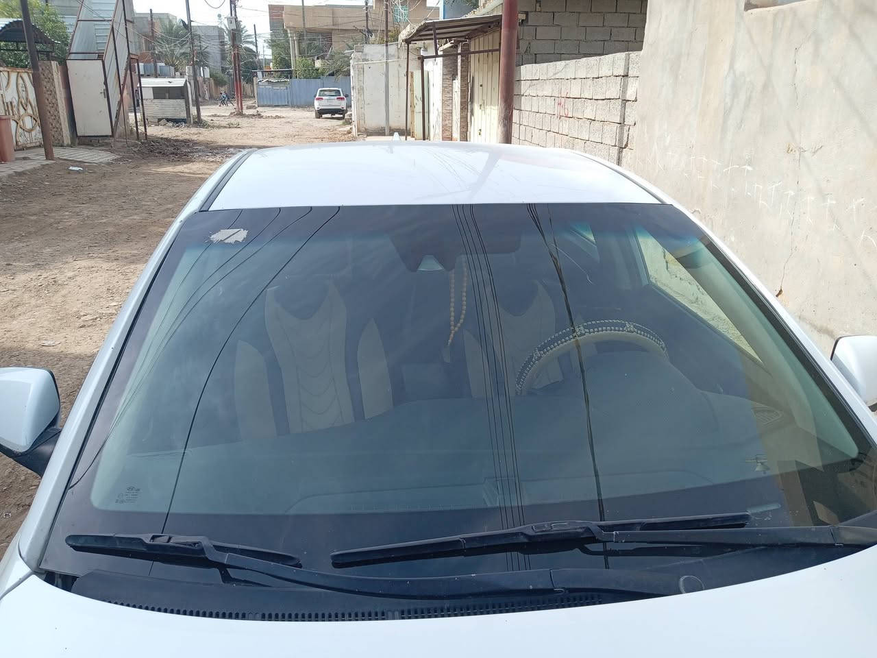 السلام عليكم سياره الانتره مديل 2020 وارد أمريكي رقم ديالى الجديد الانكليزي هزه جديده بعده السياره بسمي شرط التحويل ثاني يوم ضررها جامرلغ امامي و مبدل بنيدفقط ايرباكات كله سليم و بيها سونارين مكينه 2000 كير مكفول ماشه 83  المواصفات حساسات مري حساس توقف ذاتي تبريد تدفئه السعر 130 وبيه مجال للطيبين العنوان ديالى بعقوبه الاتصال على الرقم ***********
