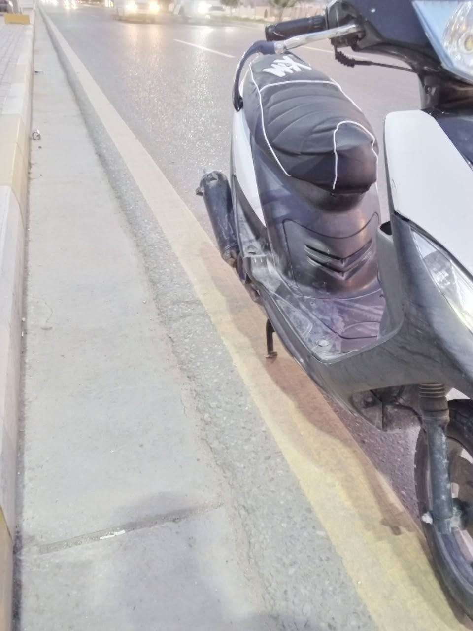 السلام عليكم دراجه ماكس عدله للبيع ما مفتوحه بوشه 49 ختم واحد دراجه جديده سلف هندر كهرباء يا شغاله سعر 600 وبيها مجال قليل حق الجيه مكاني كربلاء ***********
