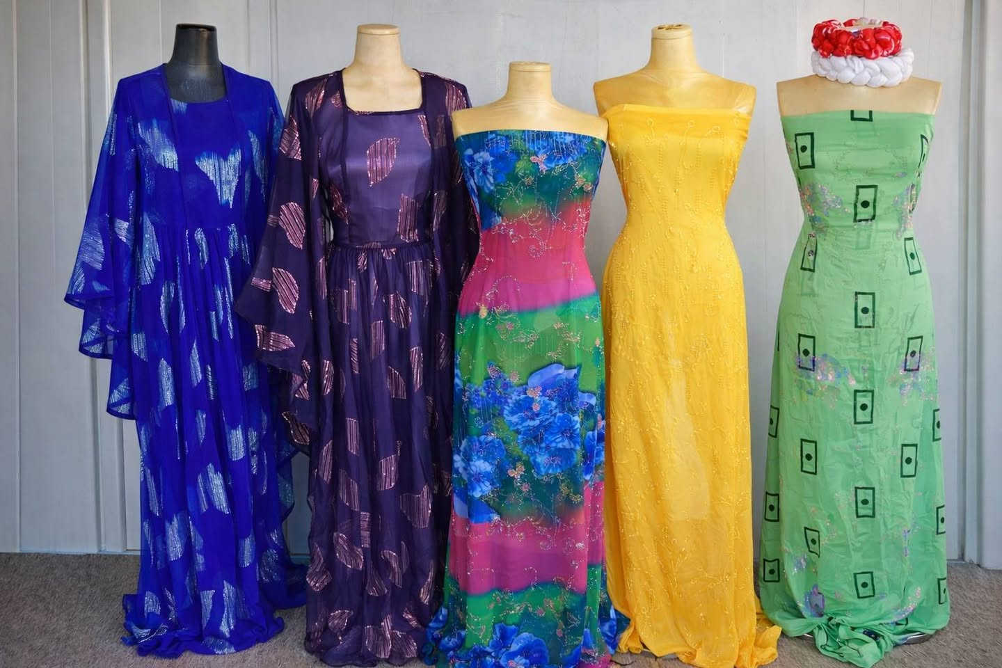 #أقمشة_سوز
متوفر لدينا أقمشة ناز ناز عشر ألوان مختلفة #الأسعار نار💥
تشكيلة واسعة من الأقمشة الفاخرة 🍁🎎
#العنوان
عشر خزانات مركز كشبون


**إذا كنت صاحب هذا الإعلان وتريد حذفه لأي سبب، رجاءا أرسل رسالة إلى الدعم الفني**